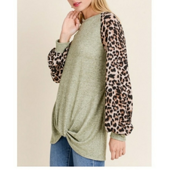 First Love Leopard Sleeve Twisted Hem Top - Size Medium - Picture 3 of 5